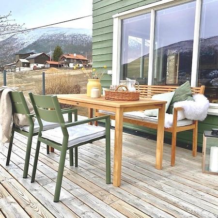 Stort Og Autentisk Hus I Skjak - Kort Vei Til Lom! Luaran gambar