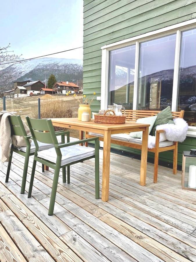 Stort Og Autentisk Hus I Skjak - Kort Vei Til Lom! Luaran gambar